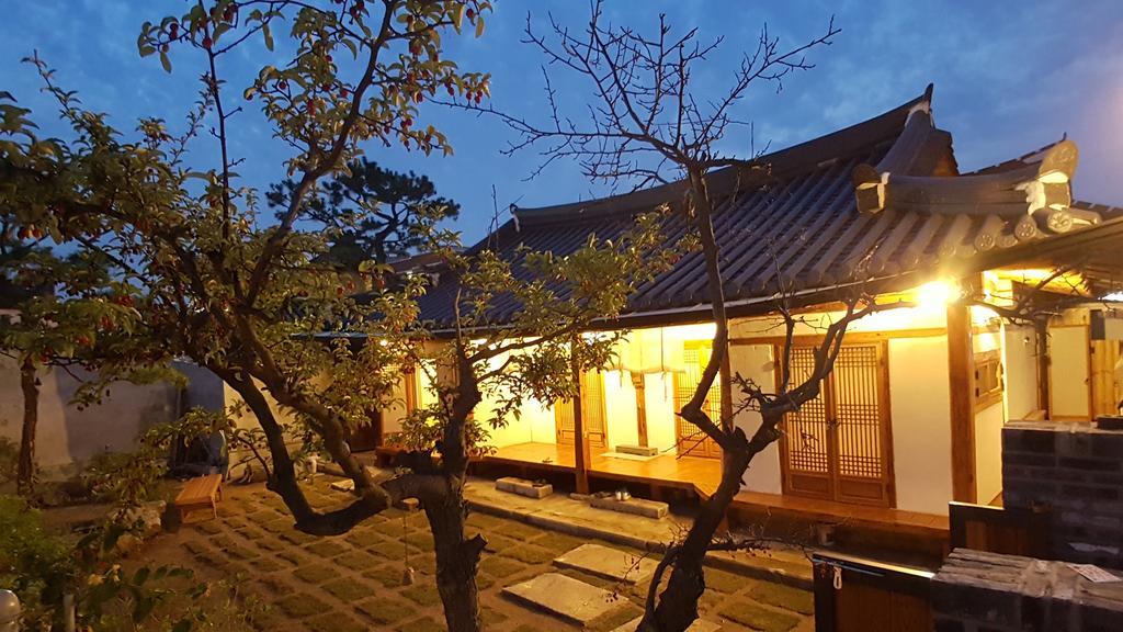 Ohnewwall Guesthouse Чонджу Екстериор снимка
