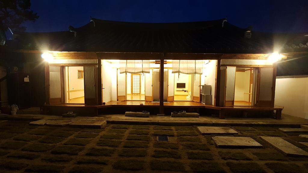 Ohnewwall Guesthouse Чонджу Екстериор снимка