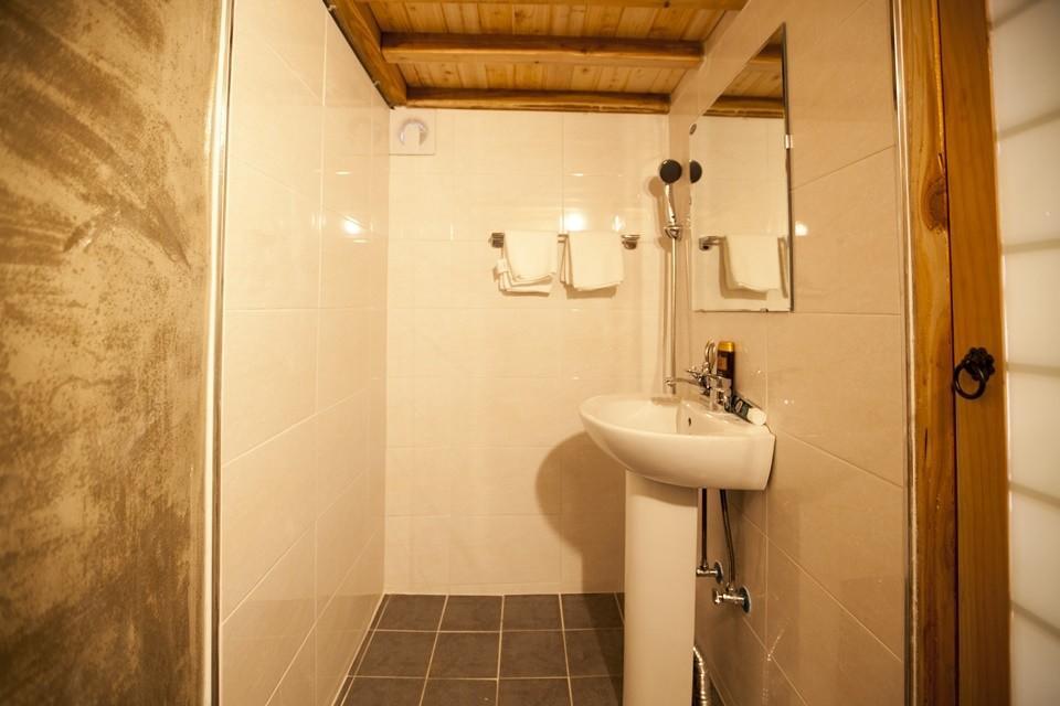 Ohnewwall Guesthouse Чонджу Екстериор снимка