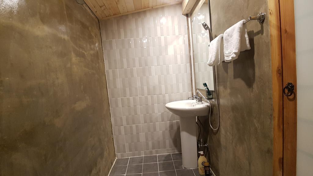 Ohnewwall Guesthouse Чонджу Екстериор снимка