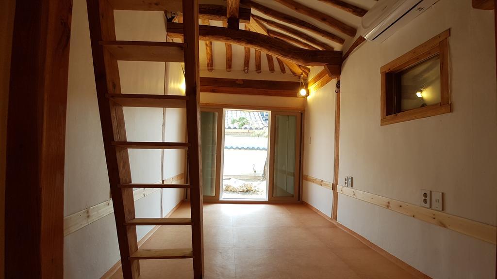 Ohnewwall Guesthouse Чонджу Екстериор снимка