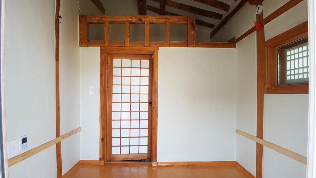 Ohnewwall Guesthouse Чонджу Екстериор снимка