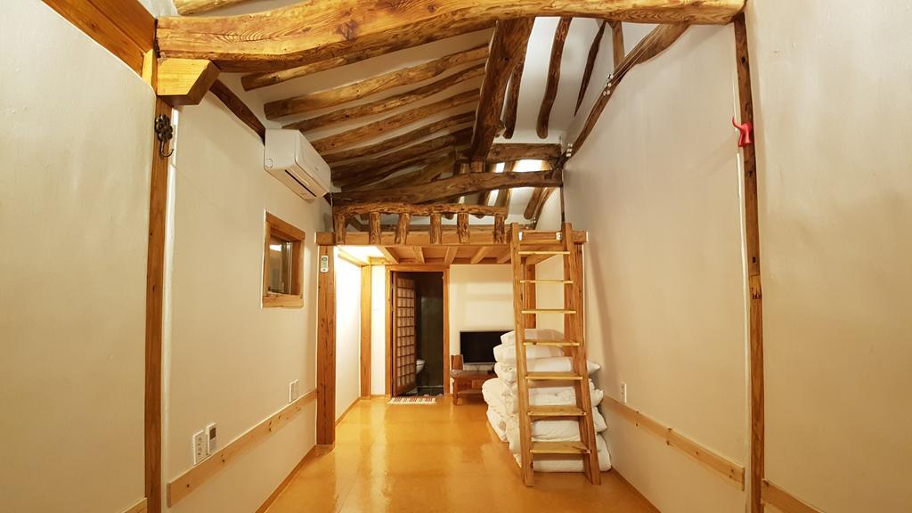 Ohnewwall Guesthouse Чонджу Екстериор снимка