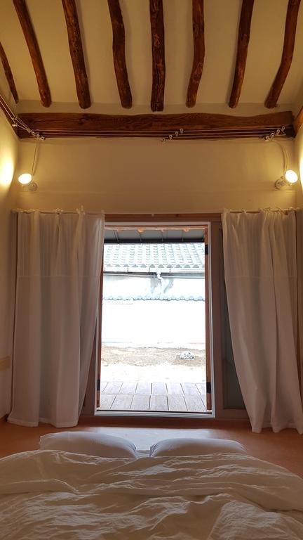 Ohnewwall Guesthouse Чонджу Екстериор снимка