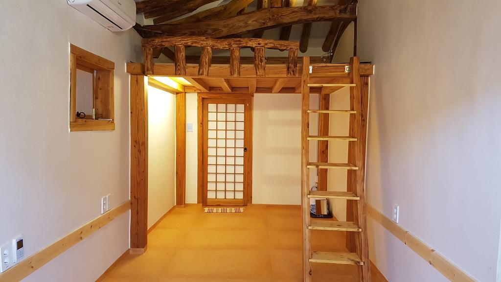 Ohnewwall Guesthouse Чонджу Екстериор снимка