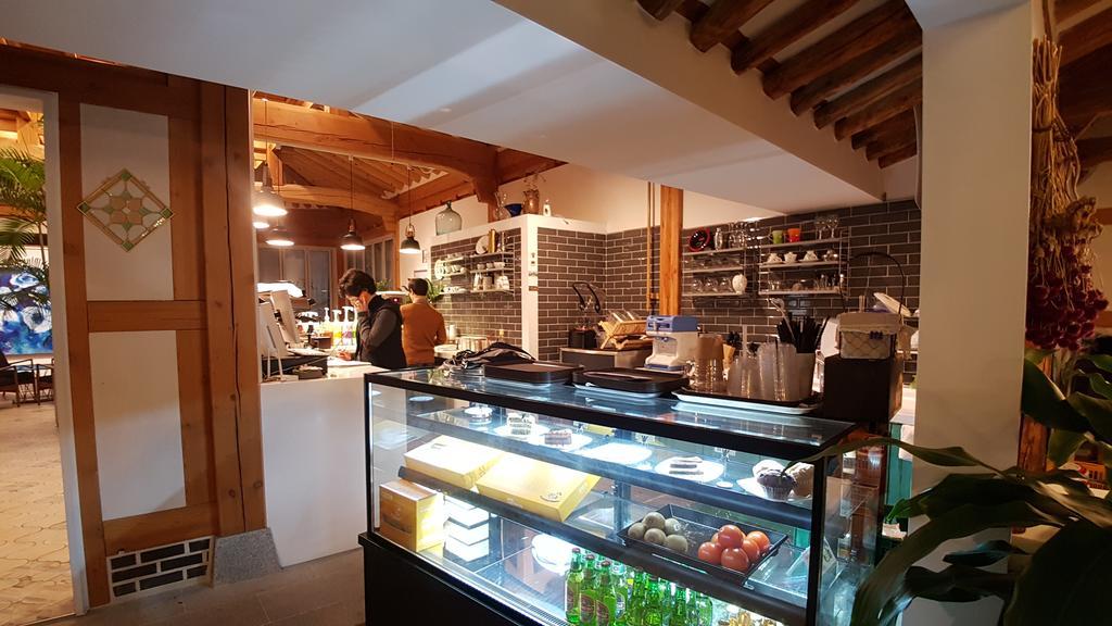 Ohnewwall Guesthouse Чонджу Екстериор снимка