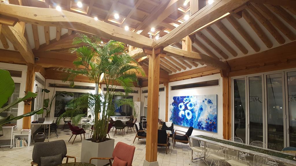 Ohnewwall Guesthouse Чонджу Екстериор снимка