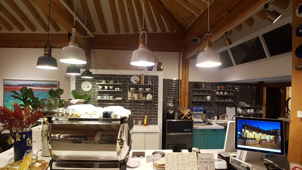 Ohnewwall Guesthouse Чонджу Екстериор снимка