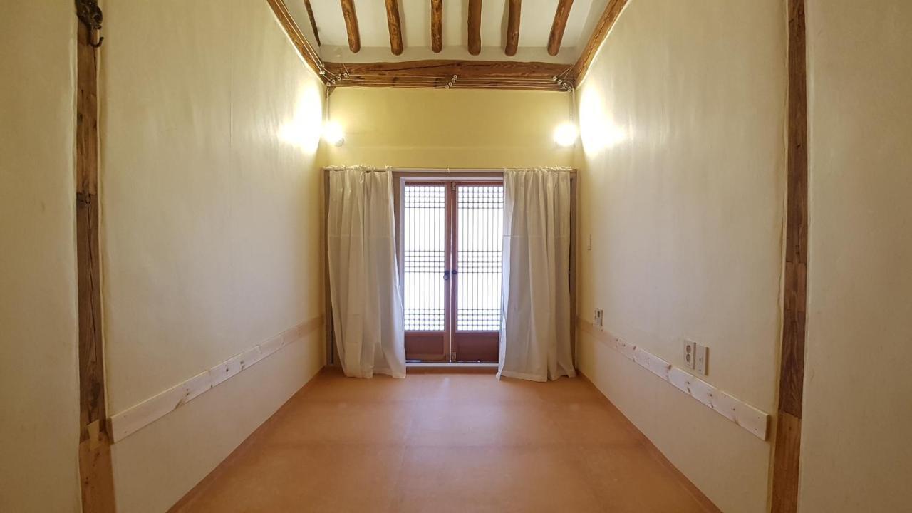 Ohnewwall Guesthouse Чонджу Екстериор снимка