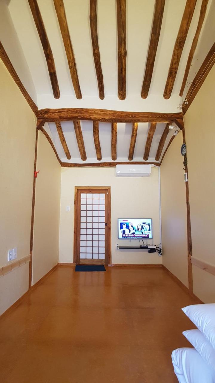 Ohnewwall Guesthouse Чонджу Екстериор снимка