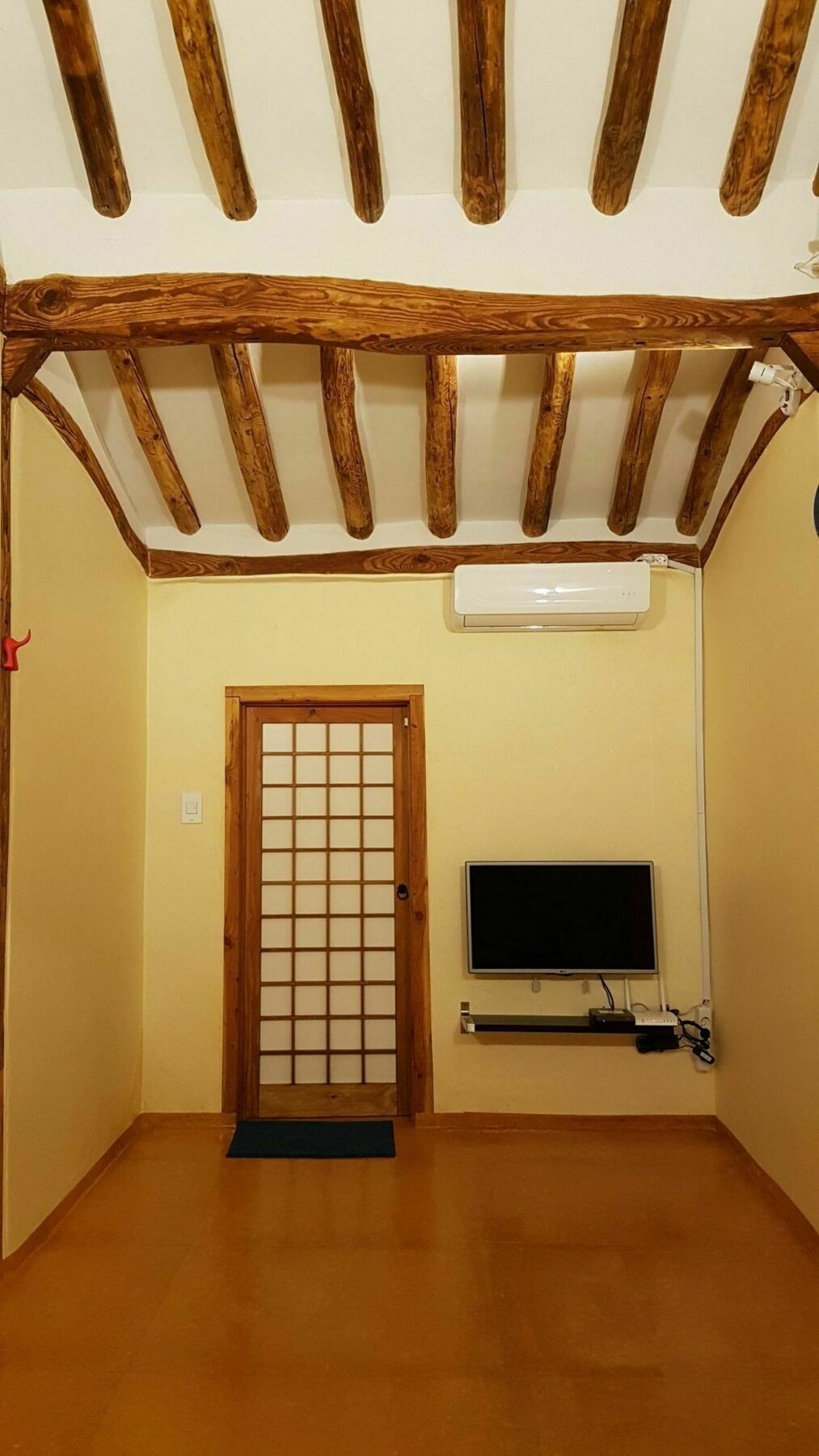 Ohnewwall Guesthouse Чонджу Екстериор снимка